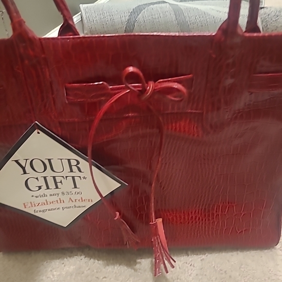 Elizabeth Arden Oversized Red Alligator Skin Faux Tote - Picture 6 of 15